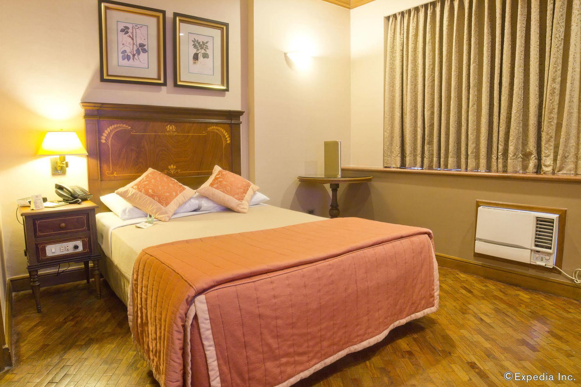 Herald Suites Makati City Extérieur photo